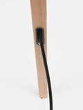 Tripod Stehleuchte Holz in Schwarz, Detail