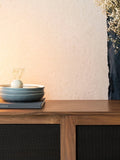 Urban Charger Tischleuchte Gold im Raum