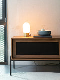 Urban Charger Tischleuchte Gold im Raum