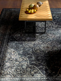 Rugged Teppich in Schwarz im Raum