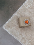 Curly Teppich Beige im Raum