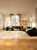 Curly Teppich Beige im Raum