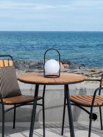 Cleveland Beistelltisch Teak/Metall, schwarz Rahmen Beistelltisch Living Nordic