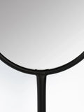 Tess Standspiegel 38 × 165 cm in Schwarz, Detail