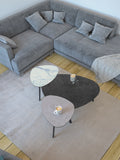 Couchtisch Galet 92 x 76 x 33 cm, Platte Titan, im Raum