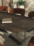 Esstisch Ria 160/240 x 100 x 76 cm, Platte Rostbraun, im Raum