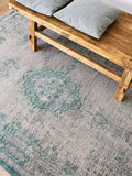 Fading World Medallion Jade Oyster Teppich Teppich Louis de Poortere