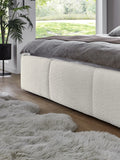Fußende im Schlafzimmer, Merida Polsterbett in Ivory #Ivory