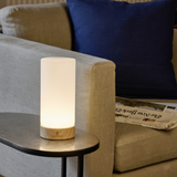 Tischleuchte | Magicee LED Leuchte – Glaszylinder weiß mit Holzfuß | H 23 cm, D 10 cm - von Lambert online kaufen bei LIVINGforme.