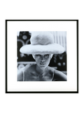 Bilder und Bilderrahmen | Bild im Rahmen | Vogue 1965 - Schwarz-Weiß Fotografie (65cm x 85cm) - von LIVING online kaufen bei LIVINGforme.