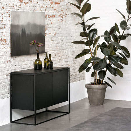 Sideboards und Kommoden | Ethnicraft Sideboard | Monolit aus Eiche, schwarz aus Ausstellung sofort lieferbar -  von Ethnicraft online kaufen bei LIVINGforme.