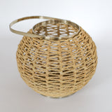 Windlichter und Kerzenschein | Windlicht Laterne | Aurora aus Geflecht in Gold -  von LIVING online kaufen bei LIVINGforme.