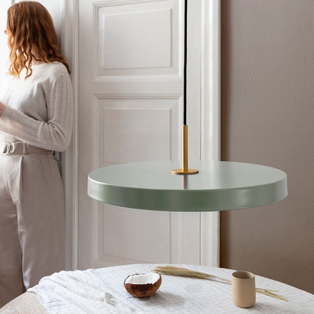 Pendelleuchte | UMAGE | "Asteria" Pendelleuchte – Nuance Olive -  von UMAGE online kaufen bei LIVINGforme.